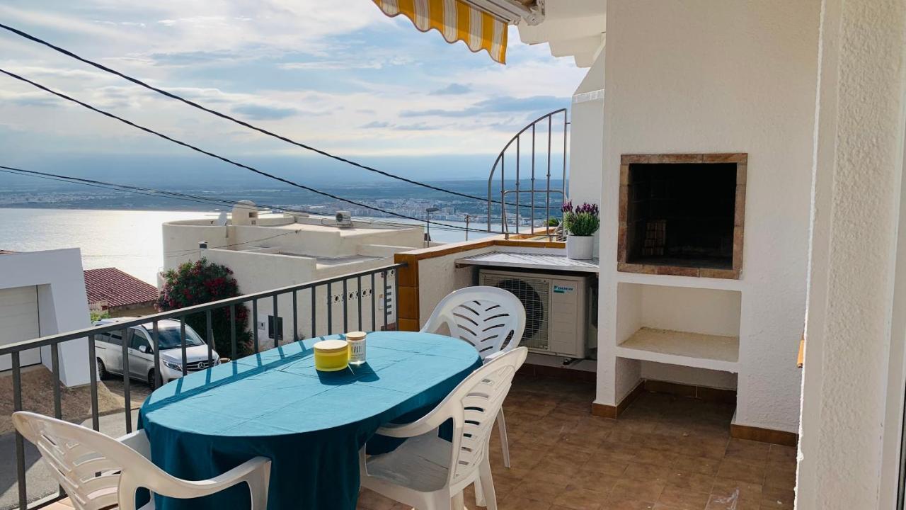 La Baie De Rose Apartment Росес Екстериор снимка