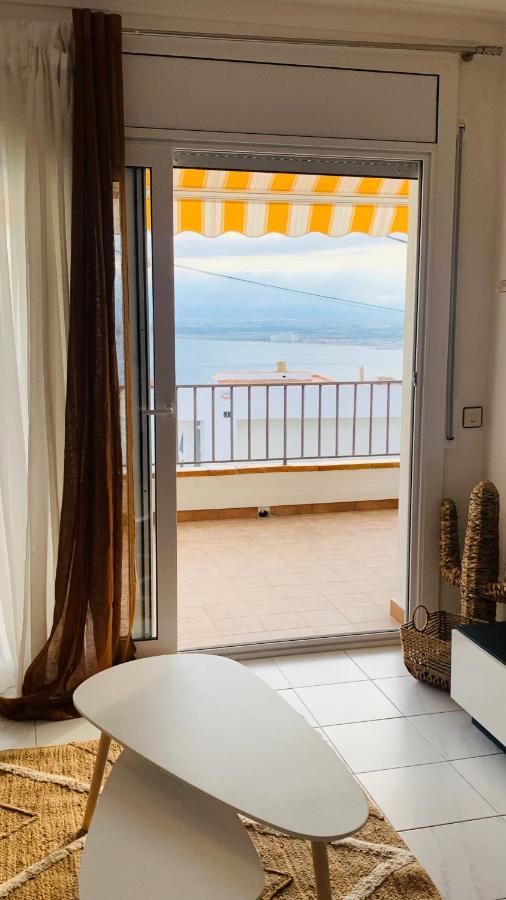 La Baie De Rose Apartment Росес Екстериор снимка