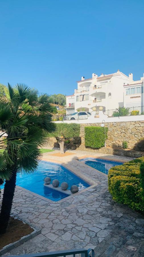 La Baie De Rose Apartment Росес Екстериор снимка