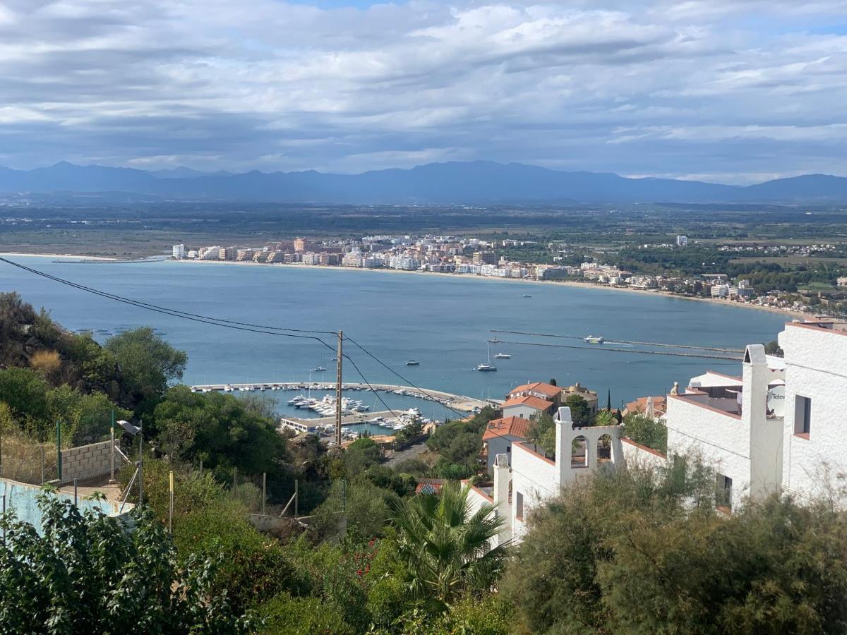 La Baie De Rose Apartment Росес Екстериор снимка